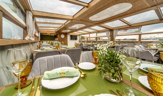 Фото №5 зала Палуба