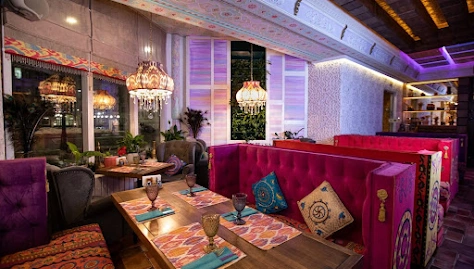 Фото №4 зала Цветной зал