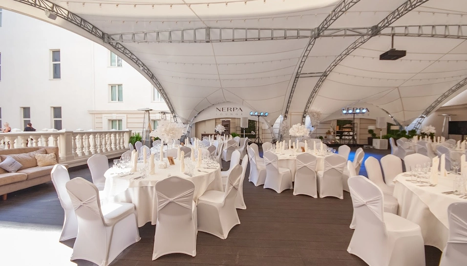 Фото №19 зала Летняя  терраса ресторана Галерея