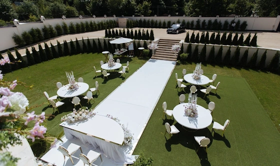 Фото №7 зала Летняя терраса в саду 