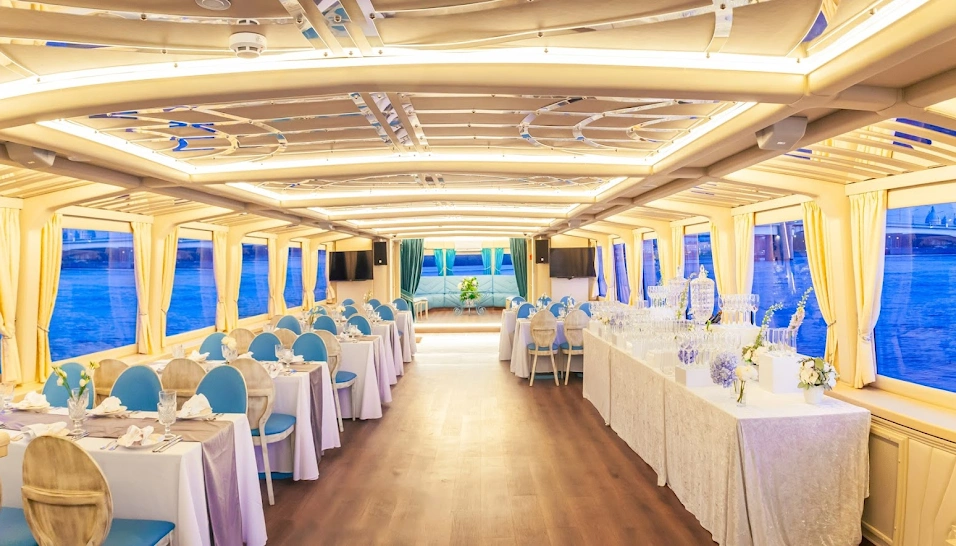 Фото №17 зала Палуба