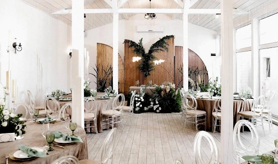 Фото №2 зала Дом на берегу с верандой