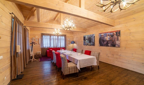 Фото №2 зала Маленький домик 