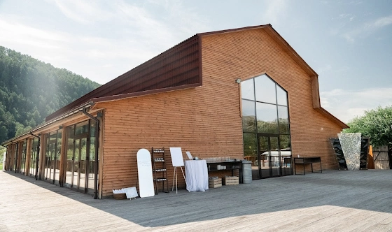 Фото №8 зала Банкетный зал «Амбар»