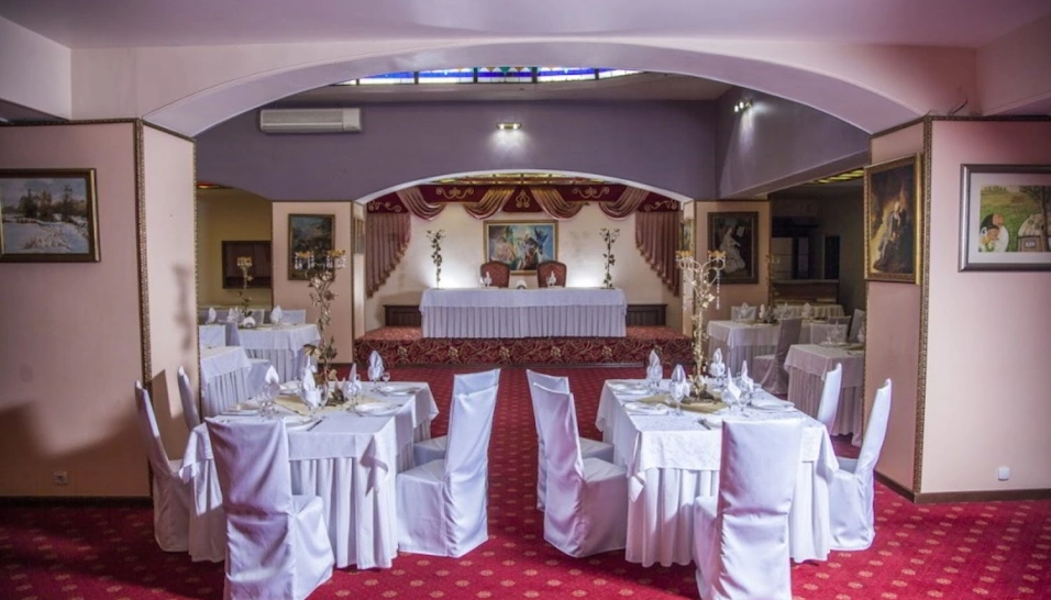 Фото №1 зала Зал «Витражный»