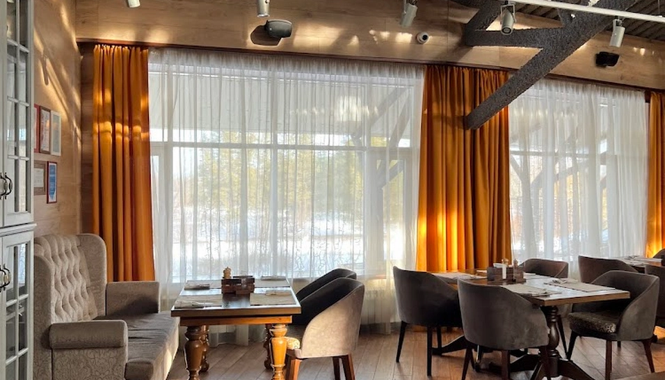 Фото №2 зала Ресторан "Яблони и Груши"