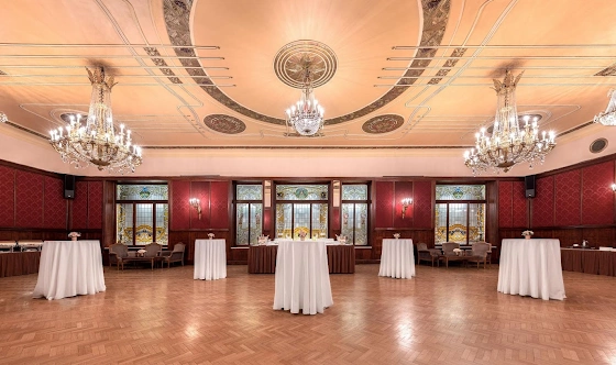 Фото №2 зала Зал «Красный»