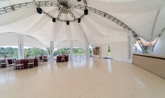 Фото №15 зала Шатер на озере