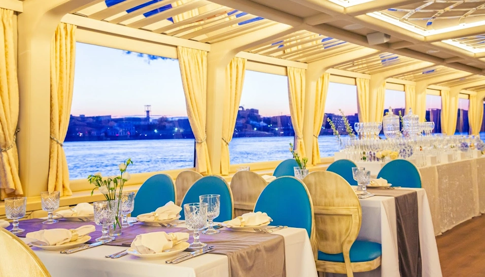 Фото №20 зала Палуба