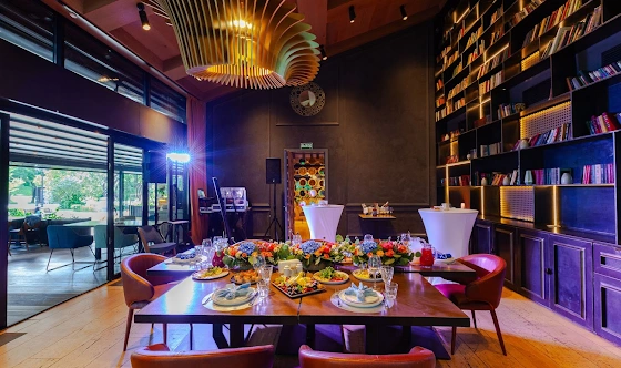 Фото №13 зала Библиотека 