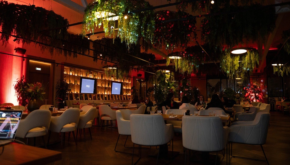 Фото №15 зала Зал на 2 этаже 