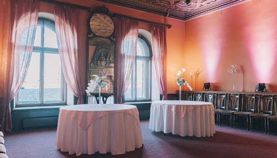 Фото № зала С видом на Неву