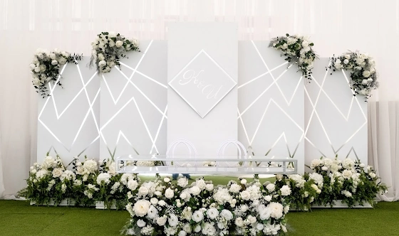 Фото №7 зала Шатер на газоне 