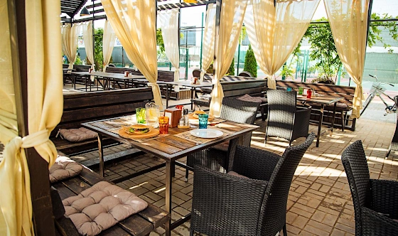 Фото №2 зала Летняя веранда