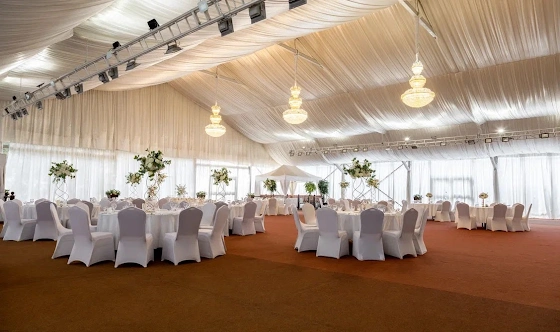 Фото №10 зала Банкетный шатер "Кристалл"