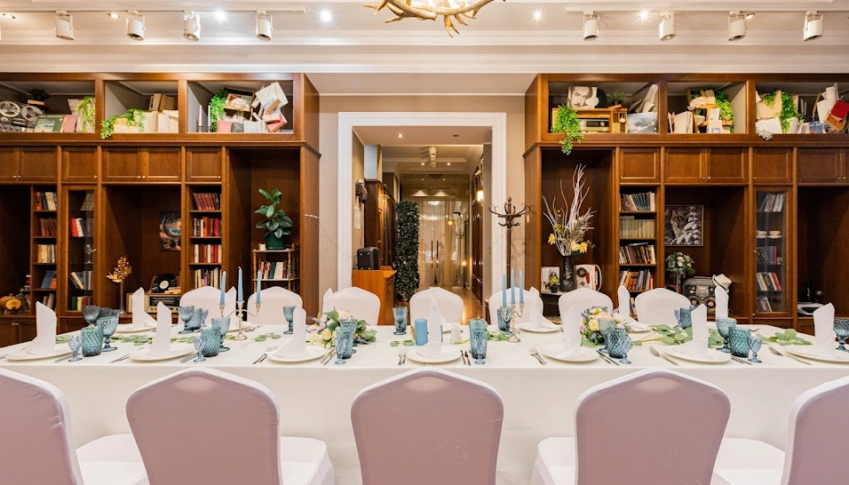 Фото №8 зала Зал "Библиотека"