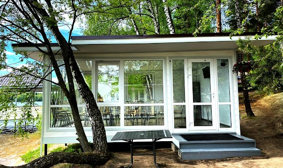 Фото №2 зала Застекленная беседка у воды 