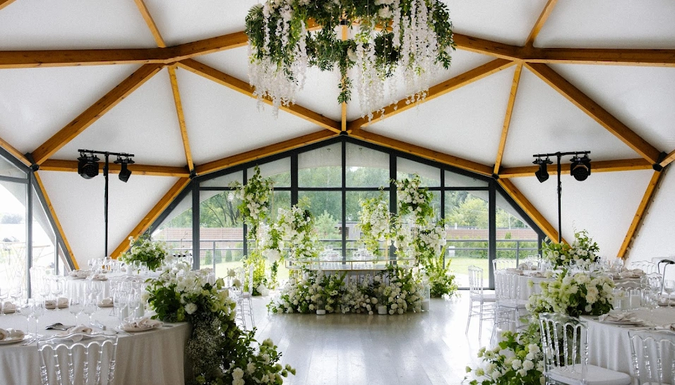 Фото №1 зала THE SUN LAKE