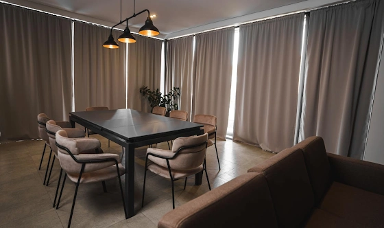 Фото №2 зала Банкетный зал «Каминный»