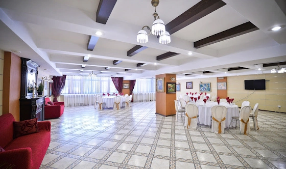 Фото №2 зала Зал «Старый холст»