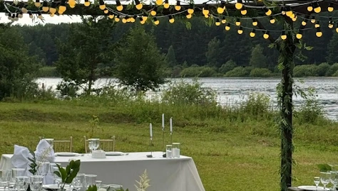 Фото №4 зала Беседка на берегу реки