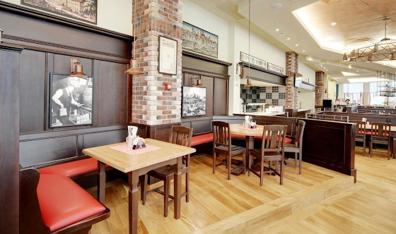 Фото №6 зала Зал ресторана BRAUPLATZ