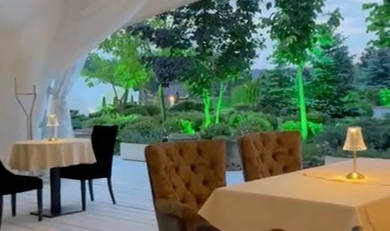 Фото №3 зала Открытый шатер у бассейна