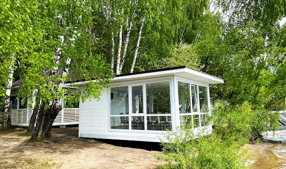 Фото №3 зала Застекленная беседка у воды 