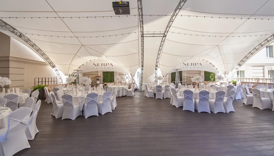 Фото №6 зала Летняя  терраса ресторана Галерея