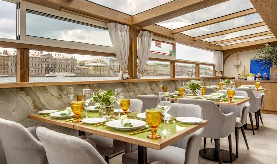 Фото №3 зала Палуба