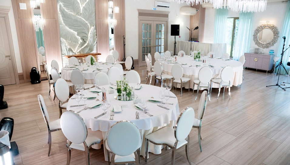 Фото №1 зала Банкетный зал «Сказка»