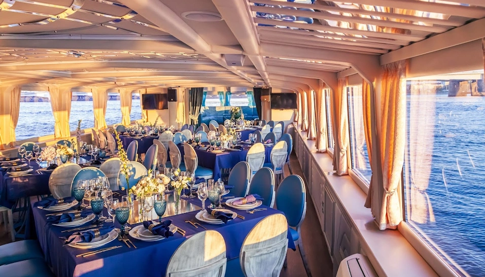 Фото №14 зала Палуба