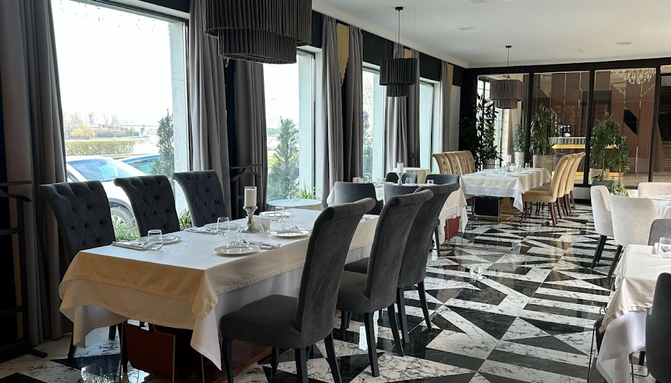 Фото №4 зала Веранда №1