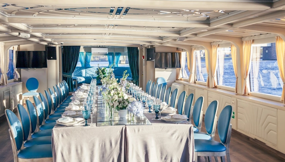 Фото №6 зала Палуба