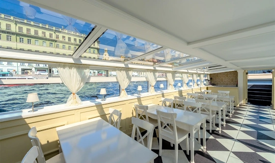 Фото №4 зала Палуба