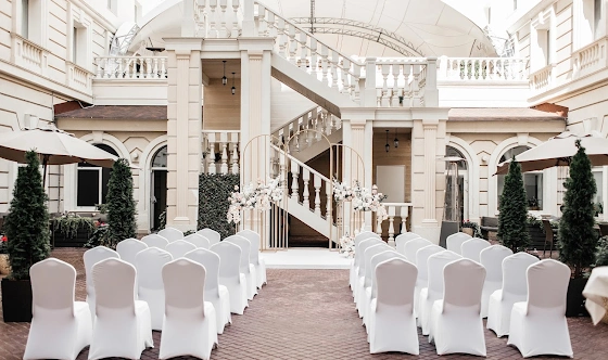 Фото №2 зала Летняя  терраса ресторана Галерея