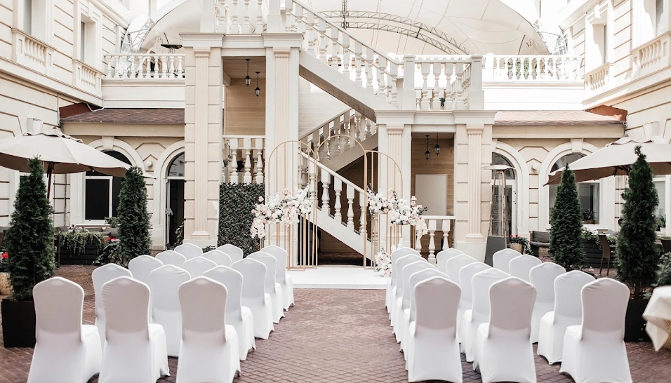 Фото №3 зала Летняя  терраса ресторана Галерея