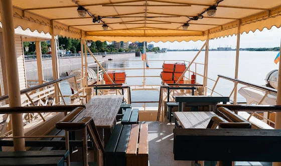 Фото №10 зала Зал «Теплоход»