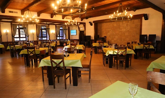 Фото №12 зала Основной зал ресторана 