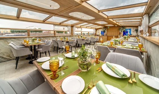 Фото №1 зала Палуба