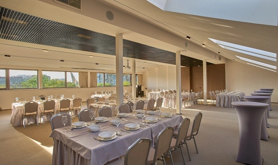 Фото №2 зала LOTOS CONGRESS