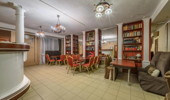 Фото №4 зала Зал «Библиотека»