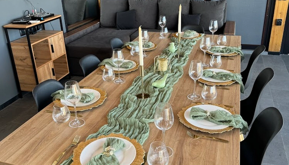 Фото №1 зала Домик Капитана