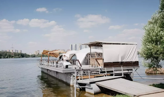 Фото №1 зала Понтон на воде Marea