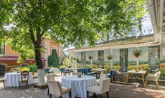 Фото №4 зала Крытая галерея и цветущий сад