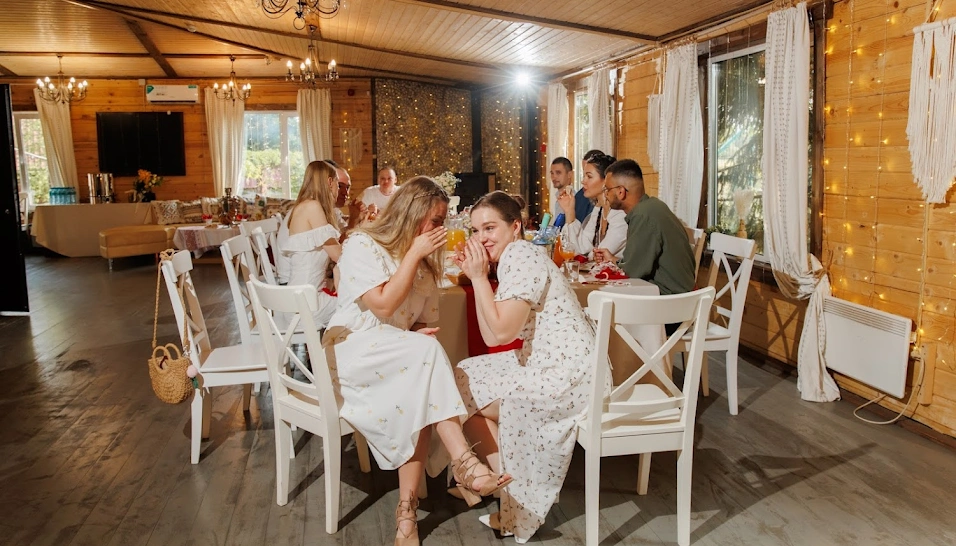 Фото №2 зала Банкетный зал на первом этаже с выходом на пирс