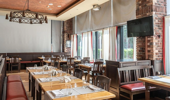 Фото №2 зала Зал ресторана BRAUPLATZ