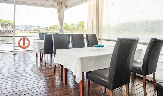 Фото №8 зала Шатер на пирсе №2