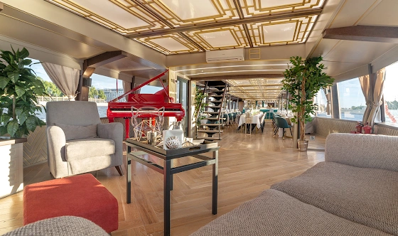 Фото №15 зала Палуба