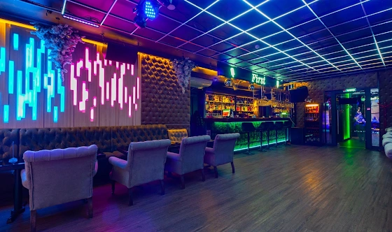 Фото №4 зала Караоке- клуб